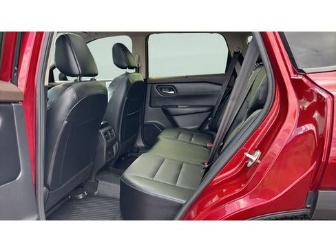Used 2023 Nissan Rogue SV w/ SV Premium B Package AWD/4WD image 18