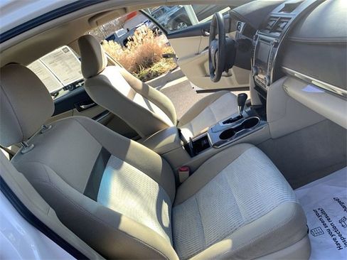Used 2012 Toyota Camry XLE image 14