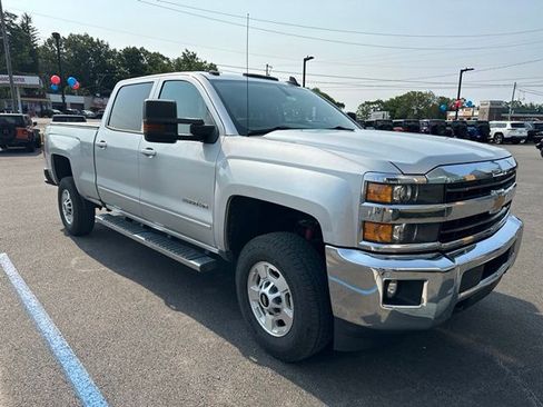 Used 2018 Chevrolet Silverado 2500 LT w/ LT Convenience Package AWD/4WD image 3