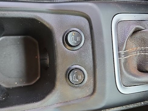 Used 2018 Jeep Wrangler Unlimited Sahara image 43