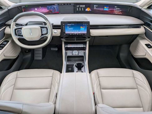 Used 2024 Lincoln Nautilus Premier AWD/4WD image 22