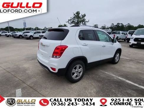 Used 2017 Chevrolet Trax LT w/ LT Convenience Package FWD image 8
