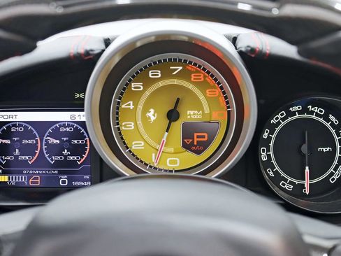 Used 2016 Ferrari California T image 17