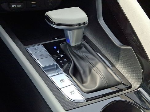 Used 2025 Hyundai Elantra Limited image 29