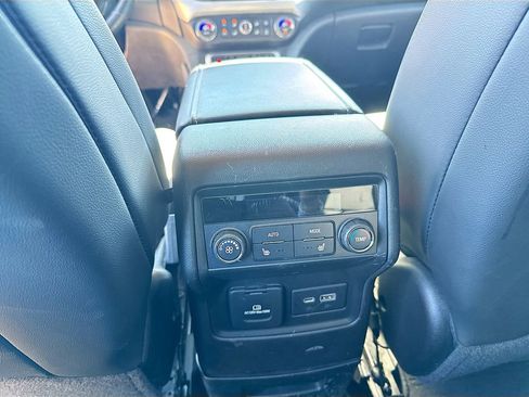 Used 2023 GMC Acadia SLT w/ Preferred Package image 20