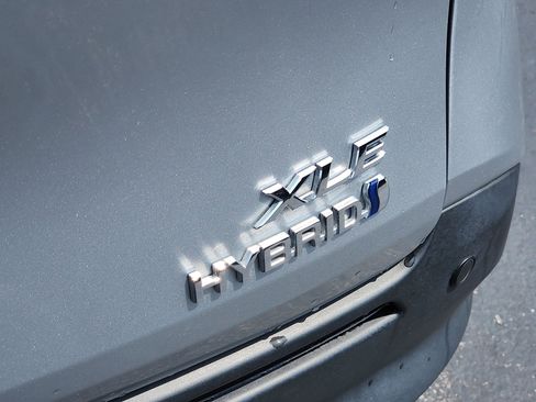 Certified 2023 Toyota Sienna XLE image 28