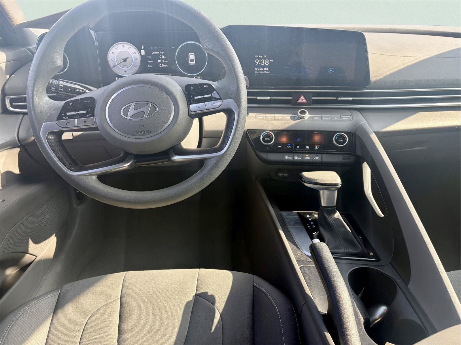 Used 2024 Hyundai Elantra SEL FWD image 11