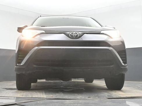 Used 2018 Toyota RAV4 LE w/ All Weather Liner Package FWD image 29