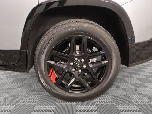 Used 2023 Chevrolet Traverse Premier w/ Redline Edition image 18