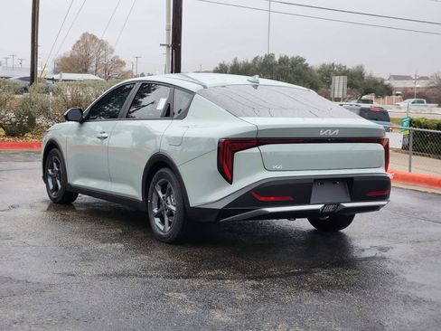 New 2026 Kia K4 LXS FWD image 4