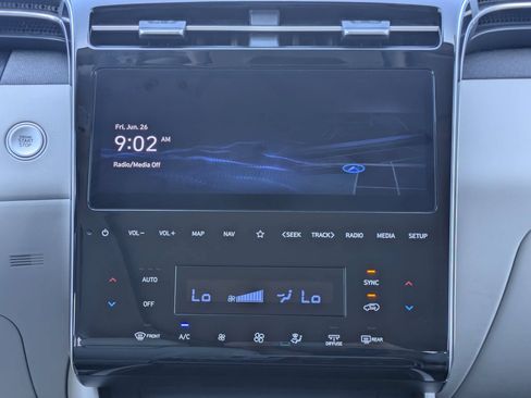 Used 2022 Hyundai Tucson Limited AWD/4WD image 19