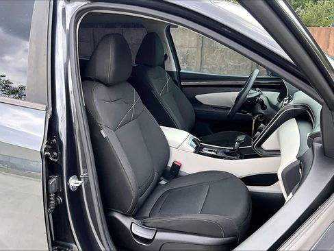 Used 2022 Hyundai Tucson SE image 9