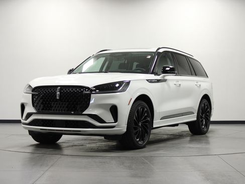 Used 2026 Lincoln Aviator Reserve w/ Jet Appearance Package AWD/4WD image 8