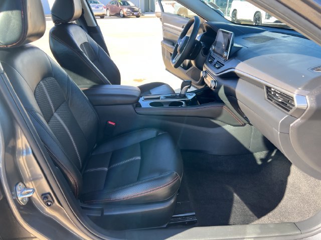 Used 2025 Nissan Altima 2.5 SR FWD image 15
