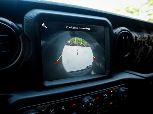 Used 2021 Jeep Gladiator Sport AWD/4WD image 25