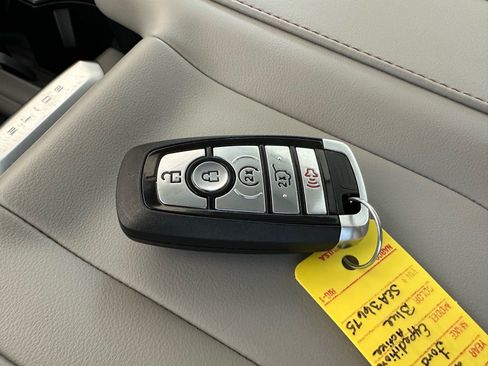 Certified 2025 Ford Expedition Active AWD/4WD image 35