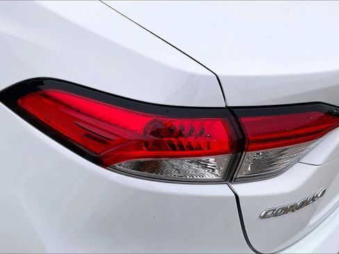 Used 2024 Toyota Corolla LE image 27