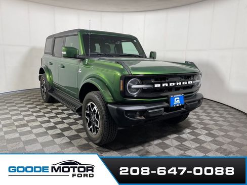 Used 2025 Ford Bronco Outer Banks image 2