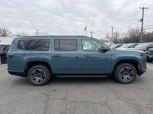 New 2026 Jeep Grand Wagoneer L 4WD w/ Premium Group I image 9