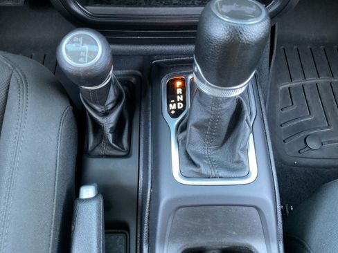Used 2020 Jeep Wrangler Sport image 33