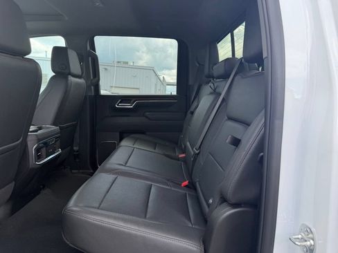 Used 2025 GMC Sierra 2500 SLT w/ SLT Convenience Package AWD/4WD image 16