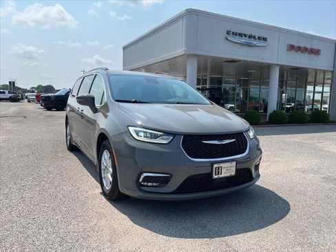 Certified 2022 Chrysler Pacifica Touring-L FWD image 1