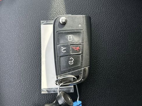 Used 2018 Volkswagen GTI SE w/ SE Leather Package image 35