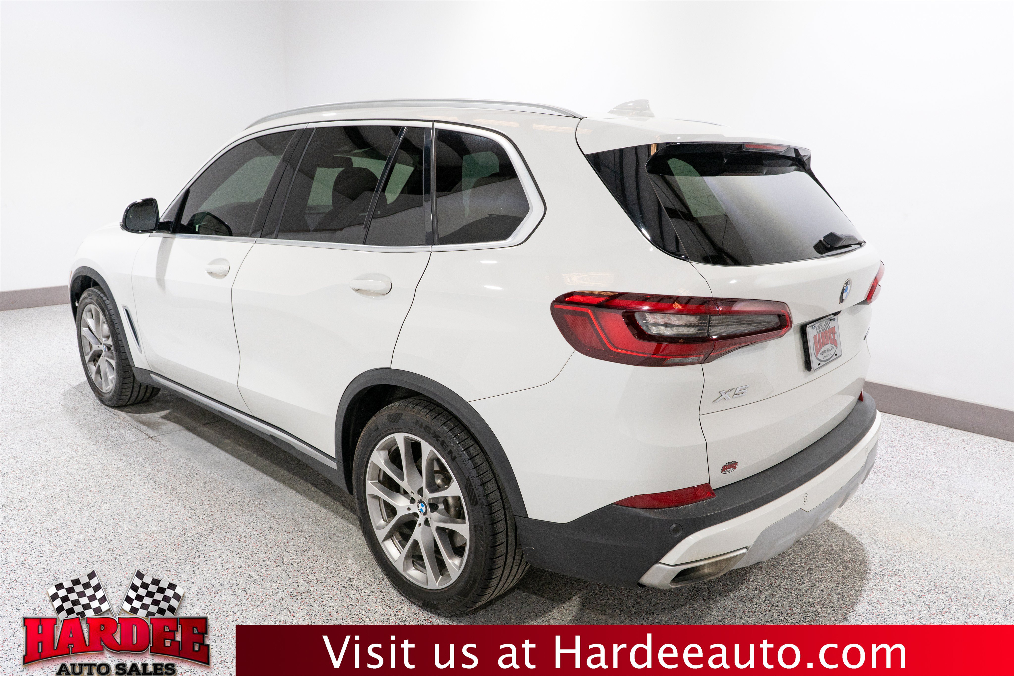 Used 2019 BMW X5 xDrive40i w/ Premium Package 2 AWD/4WD image 3