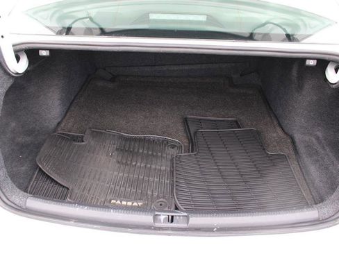 Used 2020 Volkswagen Passat 2.0T SEL image 21