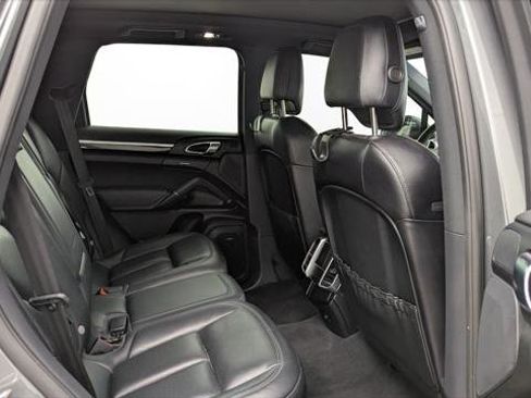 Used 2016 Porsche Cayenne AWD/4WD image 19