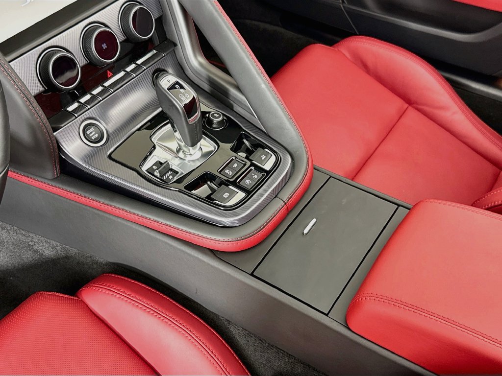 Used 2024 Jaguar F-TYPE R-Dynamic RWD image 21