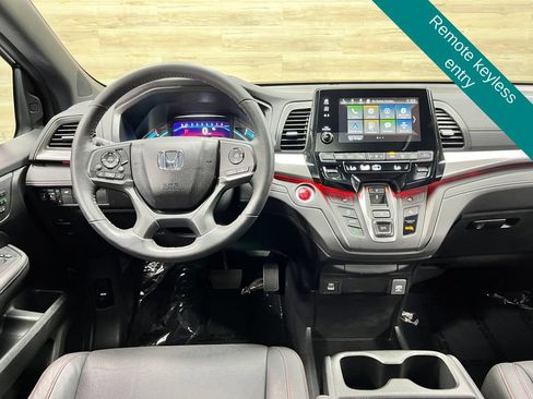 Used 2024 Honda Odyssey Sport image 2