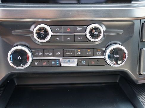 New 2025 Ford F250 Lariat w/ Lariat Ultimate Package image 17