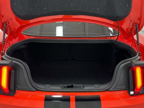 Used 2022 Ford Mustang Shelby GT500 w/ Technology Package RWD image 37