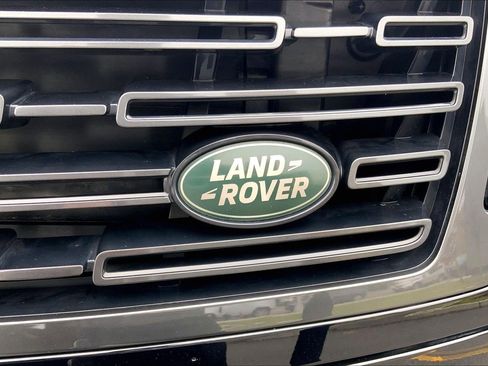 Used 2025 Land Rover Range Rover Long Wheelbase SE image 31