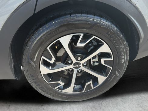 Used 2024 Kia Sportage EX FWD image 57