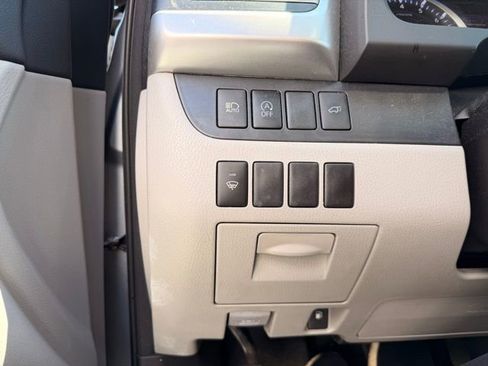 Used 2017 Toyota Highlander XLE AWD/4WD image 12
