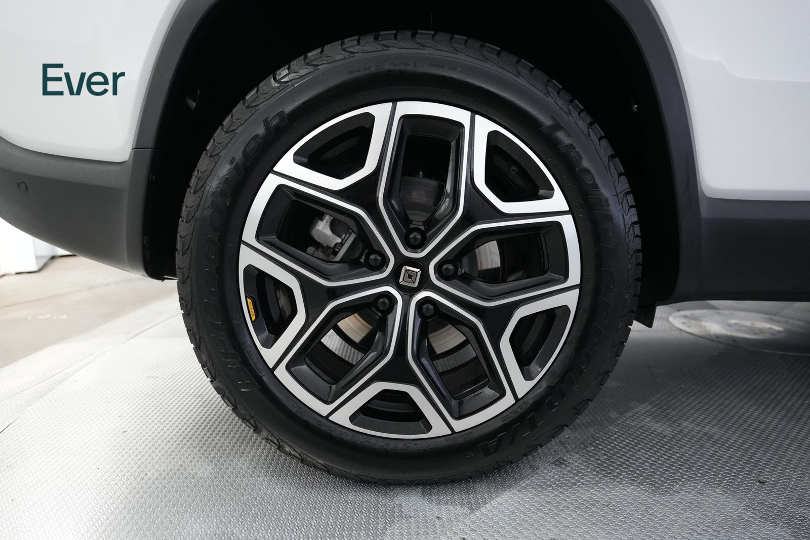 Used 2026 Rivian R1S Adventure Tri AWD/4WD image 21