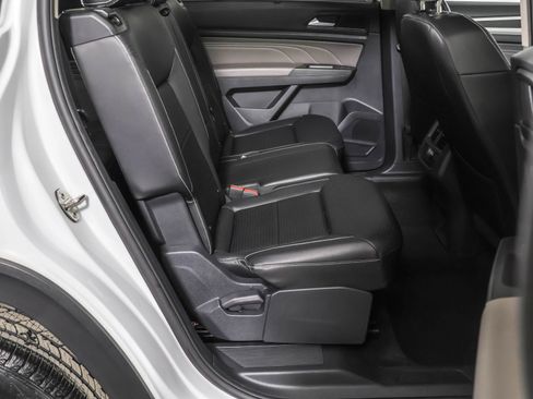 Certified 2023 Volkswagen Atlas SE image 41