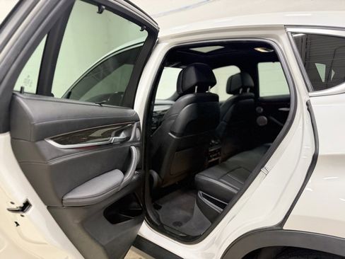 Used 2017 BMW X6 xDrive50i image 22