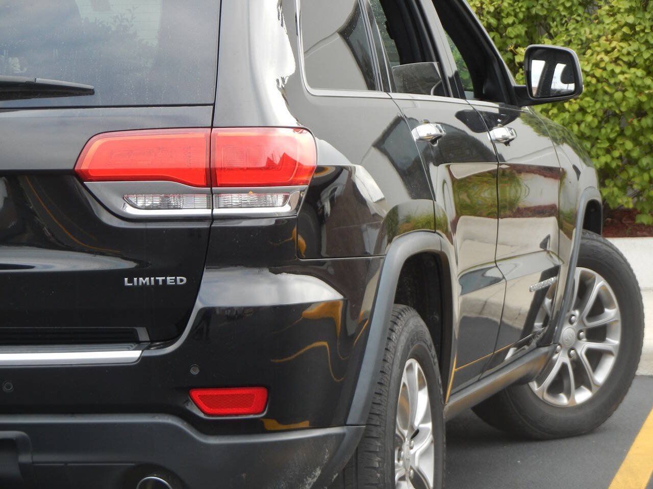 Used 2015 Jeep Grand Cherokee Limited w/ Luxury Group II AWD/4WD image 19
