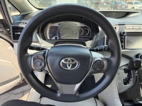 Used 2013 Toyota Venza LE FWD image 11