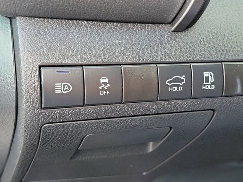 Used 2021 Toyota Camry XSE FWD image 14