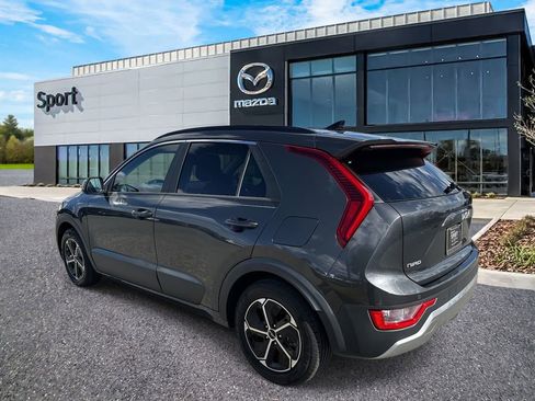 Used 2023 Kia Niro EX image 5