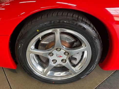 Used 2001 Chevrolet Corvette Coupe w/ Preferred Equipment Group2 RWD image 25