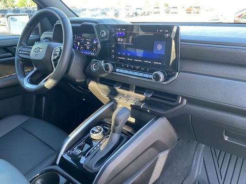 Used 2025 Chevrolet Colorado Trail Boss AWD/4WD image 13