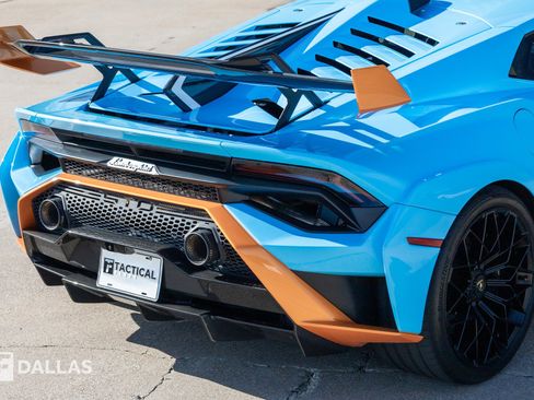 Used 2021 Lamborghini Huracan STO RWD image 16