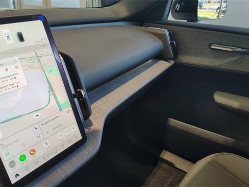 New 2026 Volvo EX30 Cross Country Ultra image 19