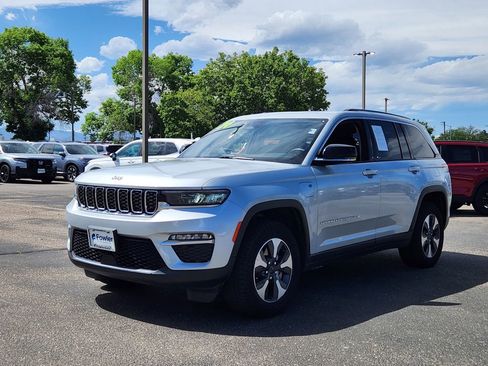 Used 2024 Jeep Grand Cherokee Limited 4xe AWD/4WD image 3