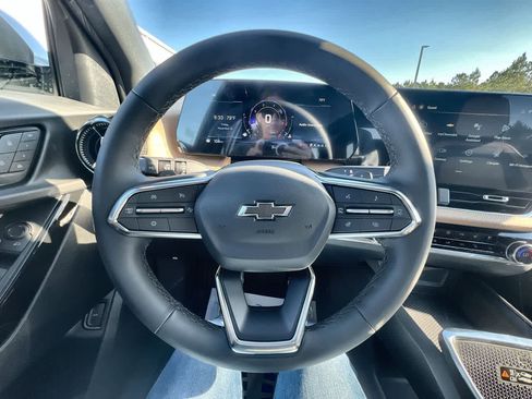 New 2026 Chevrolet Equinox ACTIV image 11